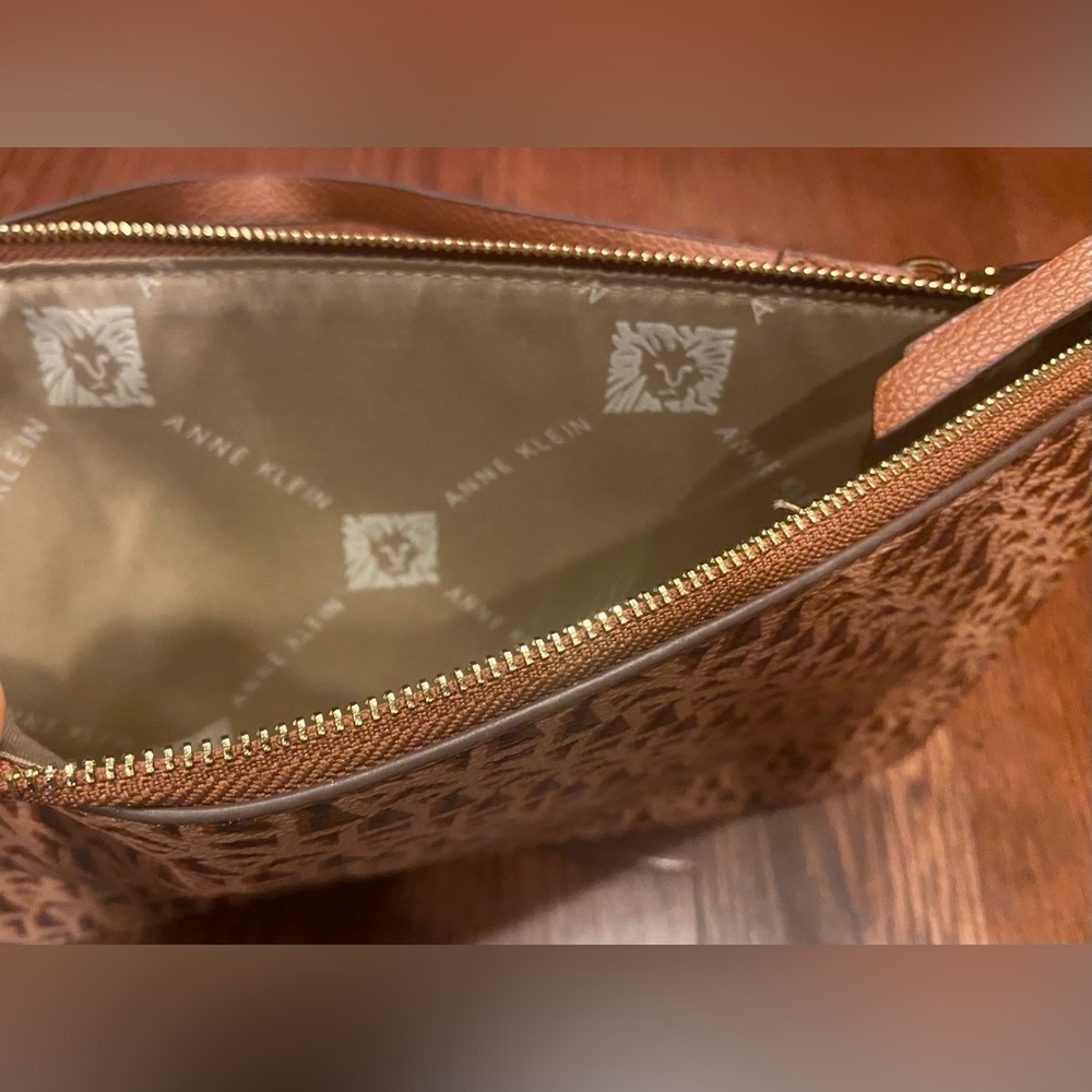 Anne Klein Signature Wristlet New Vintage Brown/Tan AK Pattern Zip Top Lined - Picture 3 of 5
